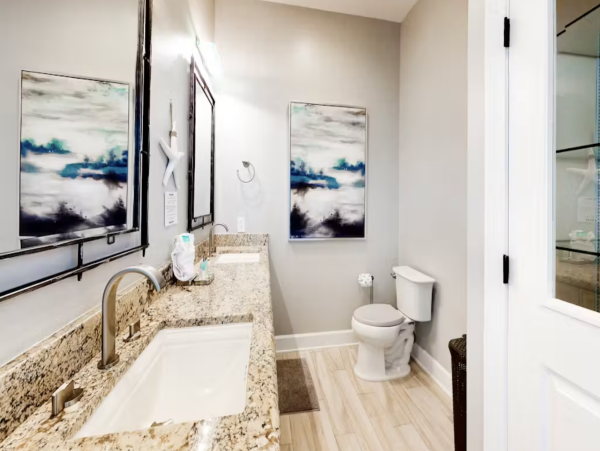 Penthouse Unit with Beach Service